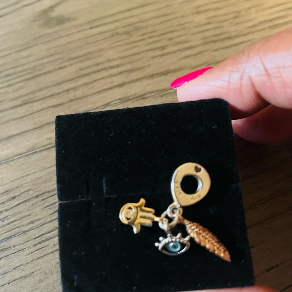 HAMSA, ALL-SEEING EYE & FEATHER SPIRITUALITY DANGLE CHARM - PANDORA SHINE™ - Picture 8 of 8